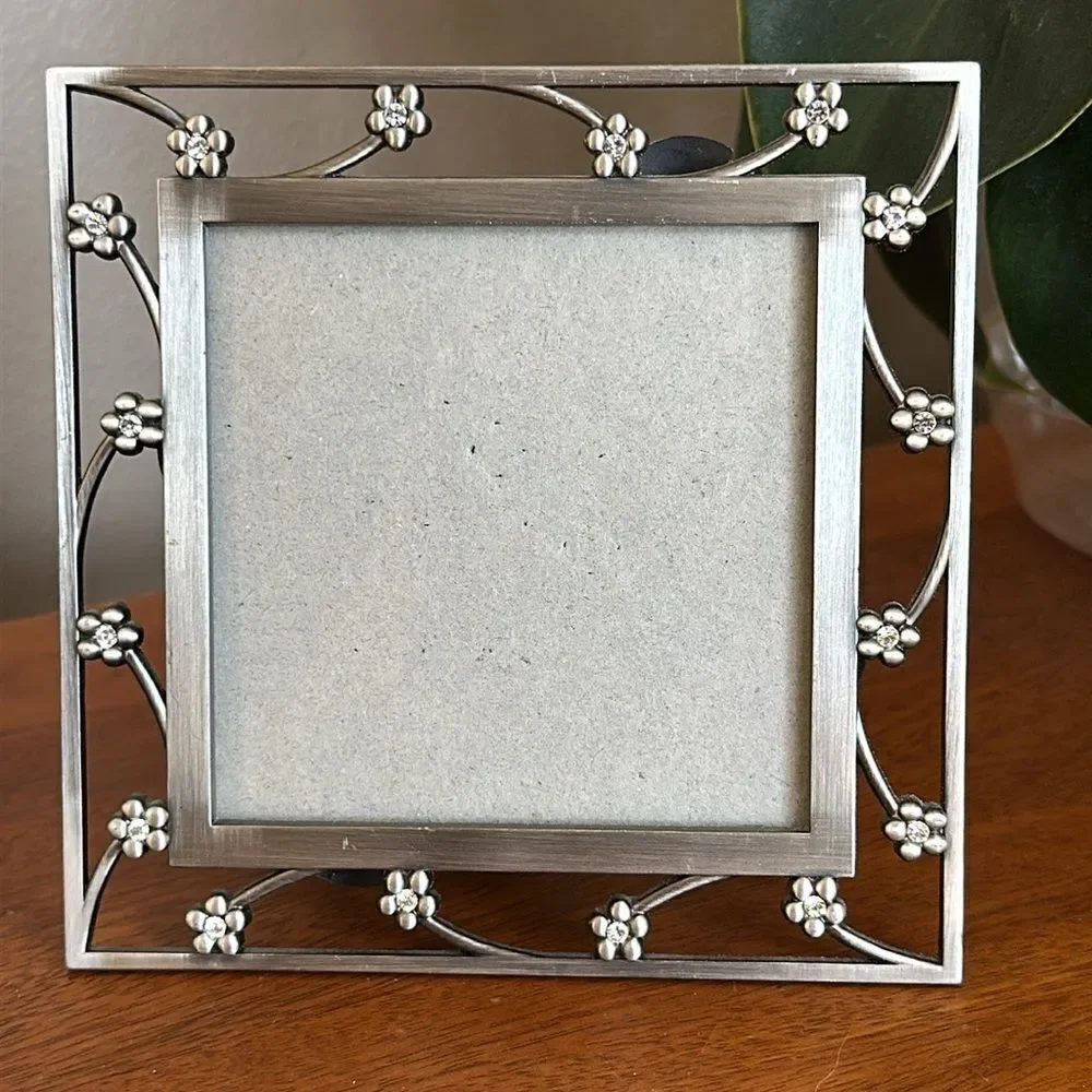 Elsa L Silver Floral Picture Frame!